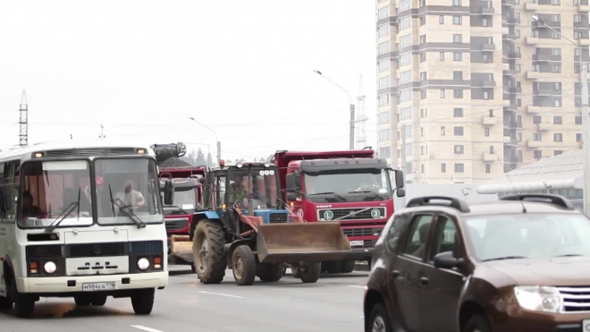 Север Петербурга стоит в пробке