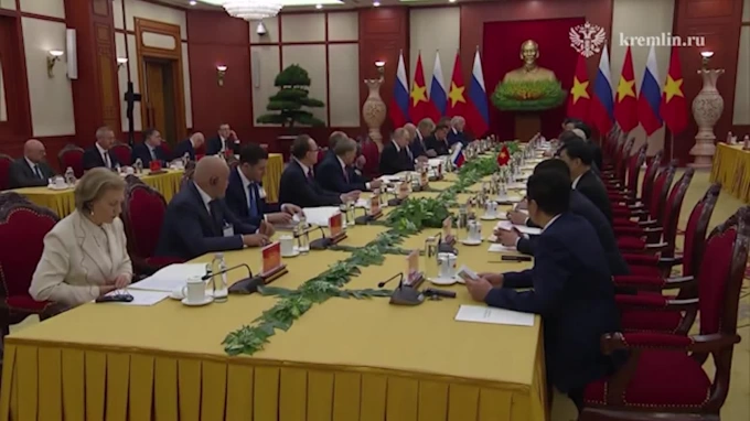 Путин: Россия готова продолжать активную работу с Вьетнамом