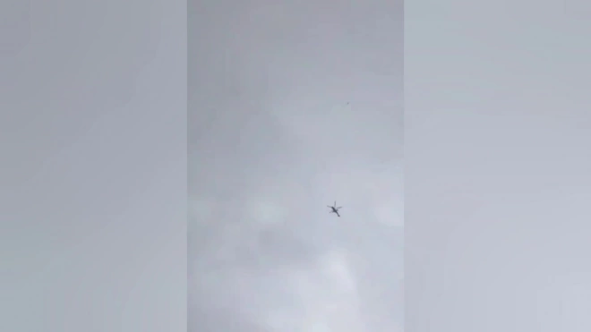 Появилось видео погони вертолёта за беспилотником под Кингисеппом