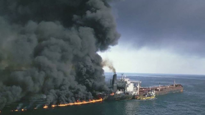 У берегов Албании взорвался и затонул нефтяной танкер
