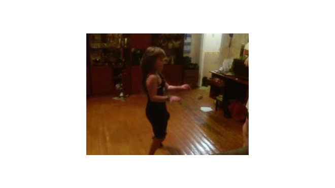 танец 8 летней девочки) танец бачата