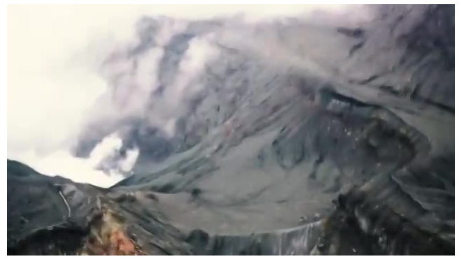 Опубликовано видео с воздуха извержения самого крупного вулкана в Японии