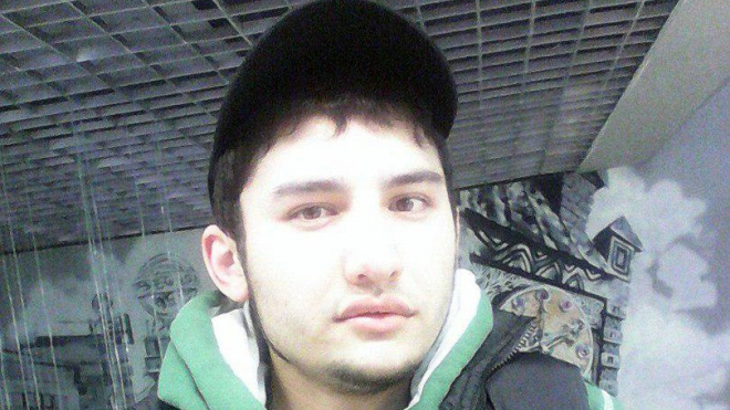 Мать предполагаемого исполнителя теракта в метро Петербурга допросили в "Пулково"
