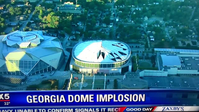 Зрелищное видео: в Атланте мощным взрывом снесли футбольный стадион