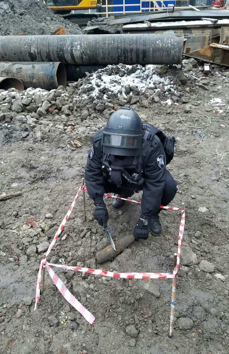 На Петроградке нашли неразорвавшийся снаряд 