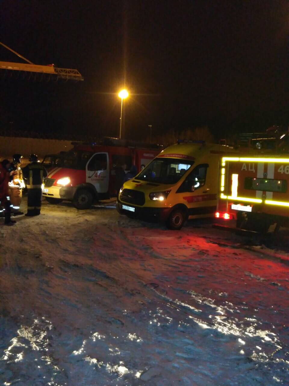 Подростки застряли на льду Финского залива и сами себе вызвали спасателей