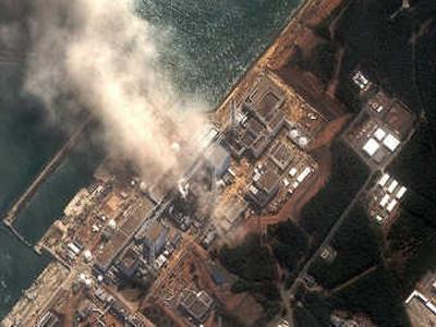 Персонал с Фукусимы эвакуирован. Уровень опасности повысился до максимального