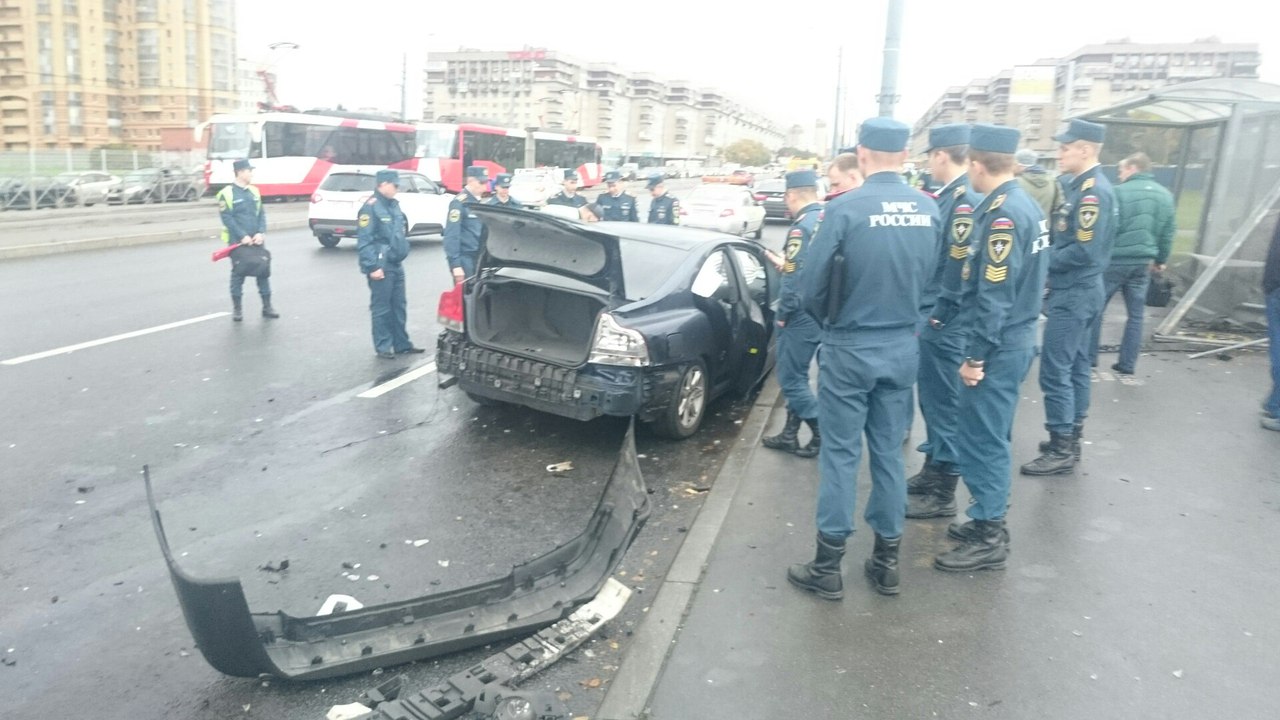 Появилось видео жесткой аварии с пострадавшими на Бухаресткой