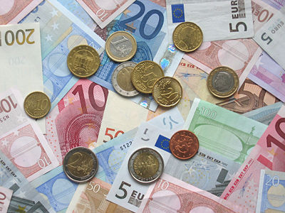 По мнению главного экономиста крупнейшего банка Германии «Deutsche Bank», единая европейская валютная система может исчезнуть с лица земли 