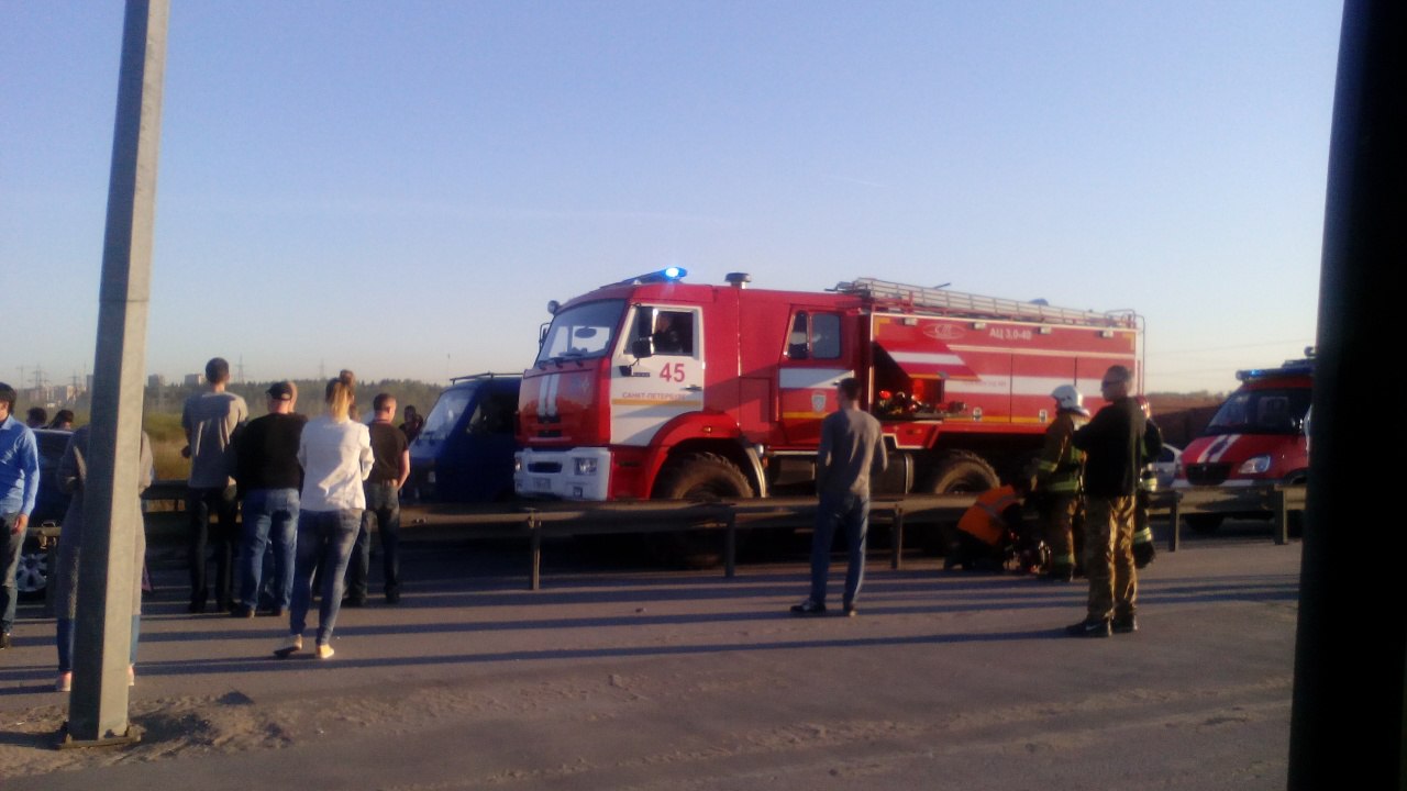 Страшная авария на КАД: спасатели бегом добирались до пострадавших из-за пробки