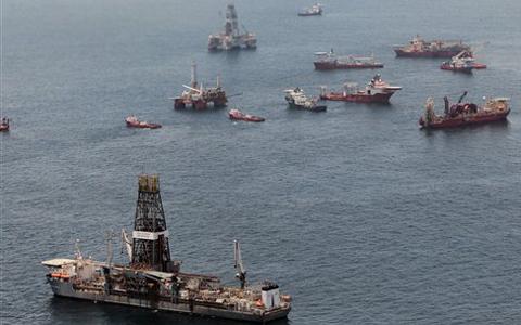 BP требует от владельца взорвавшейся платформы компенсацию, за причиненный ущерб, в размере 40 млрд. долларов США
