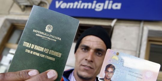 Поток беженцев вынуждает Францию пересмотреть Шенгенское соглашение