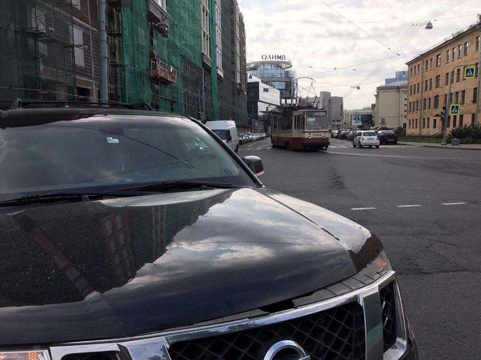 На Бакунина в ДТП с машиной Смольного пострадала пешеход