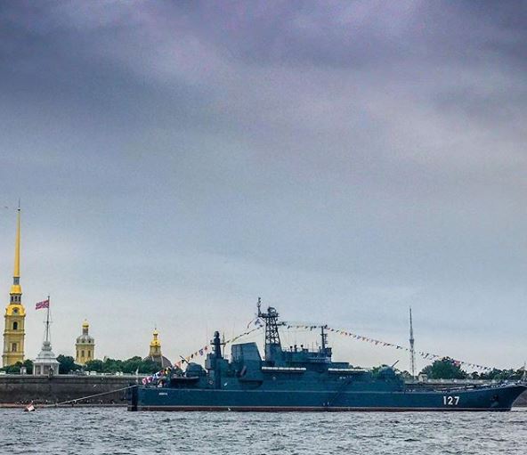 Как прошел День ВМФ в Петербурге: фото и видео из соцсетей