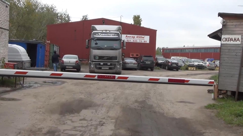 В Петербурге изъяли 24 тонны "омывайки" с метиловым спиртом