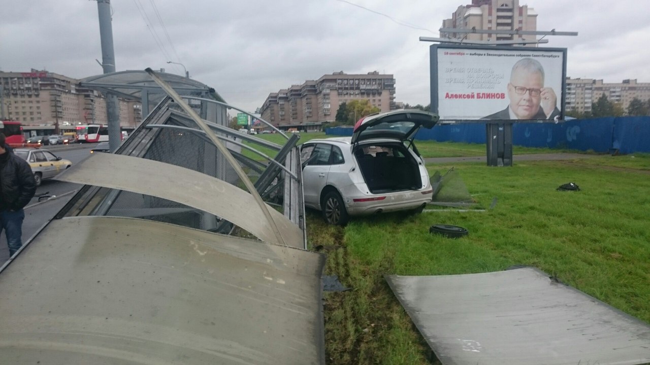 Появилось видео жесткой аварии с пострадавшими на Бухаресткой