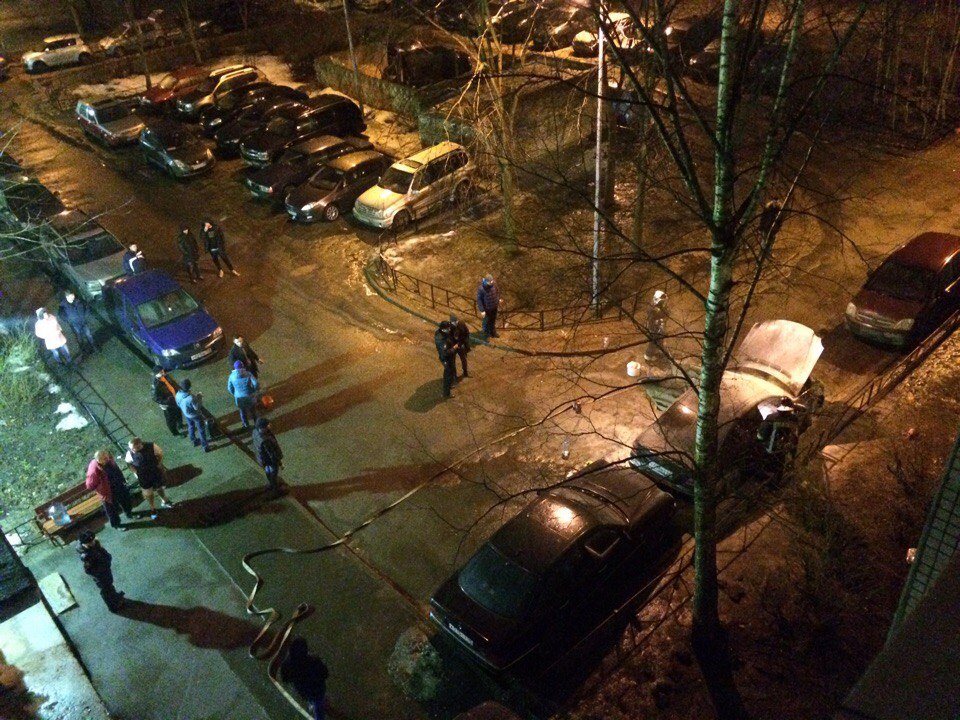 За ночь на парковках Петербурга сгорело три автомобиля