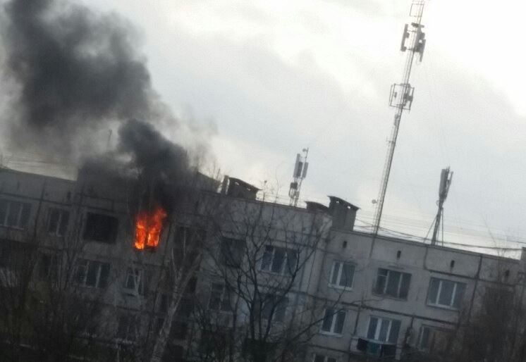 Пожар в квартире на улице Крыленко: из огня спасли трех детей
