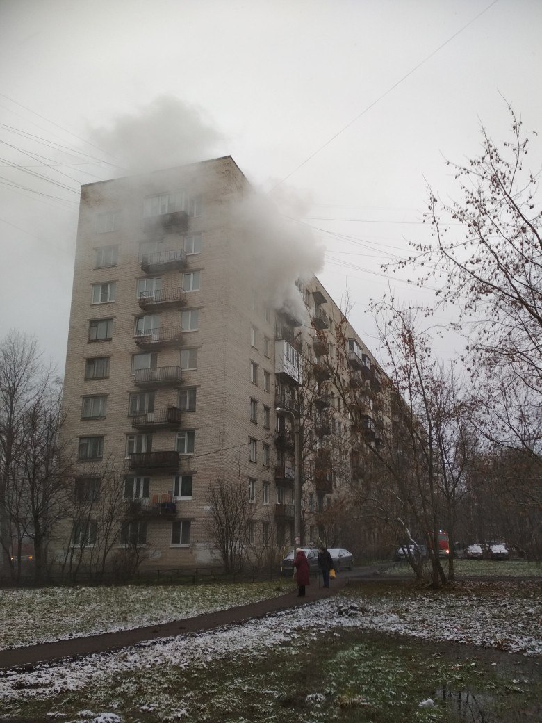 Жильцы дома на Солдата Корзуна оказались на улице из-за пожара
