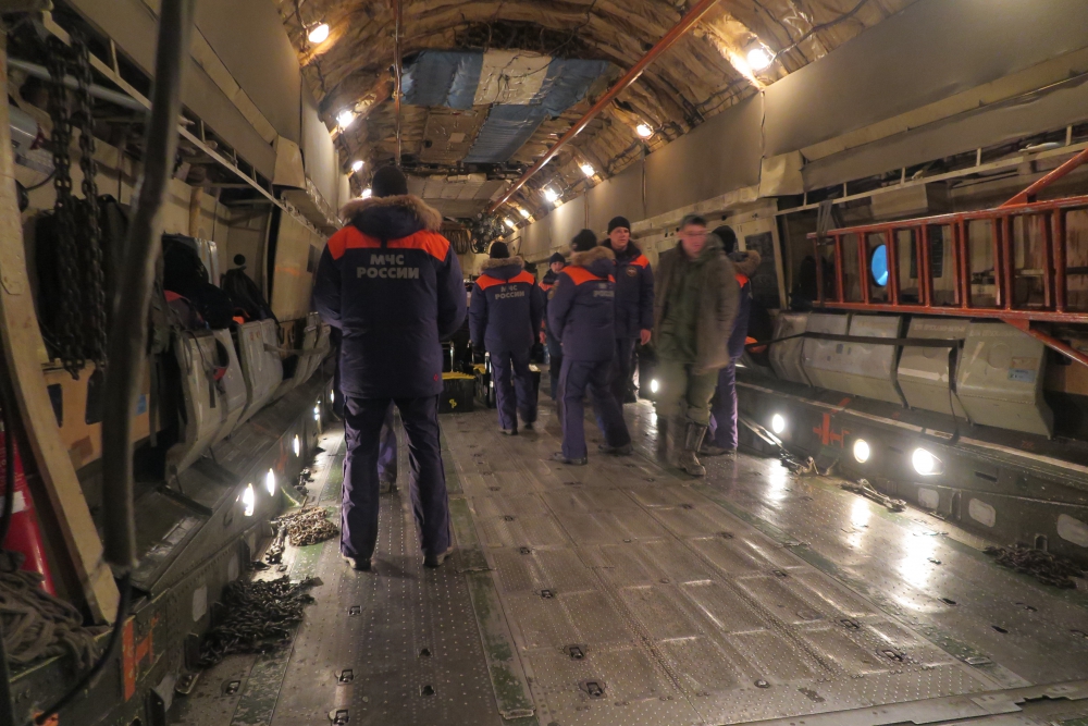 Спасатели готовятся поднять со дна разбившийся у Шпицбергена Ми-8 с учеными из Петербурга