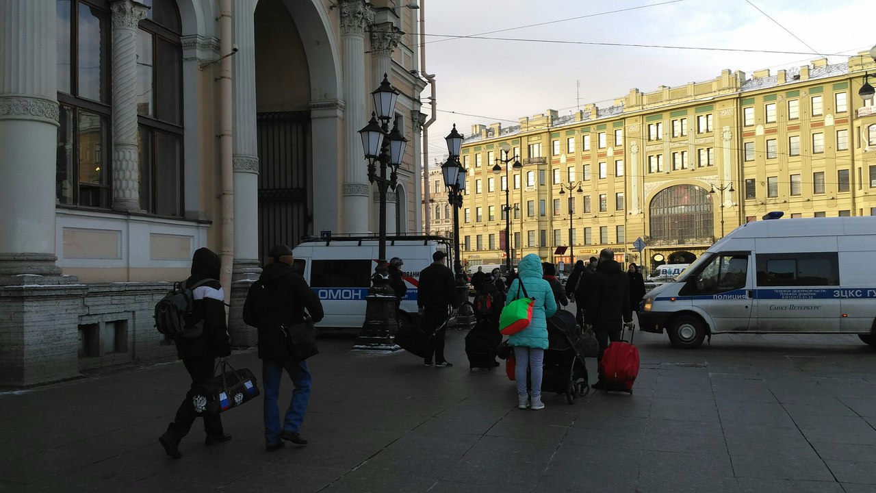 Вход на Московский вокзал ограничили: на месте работает ОМОН