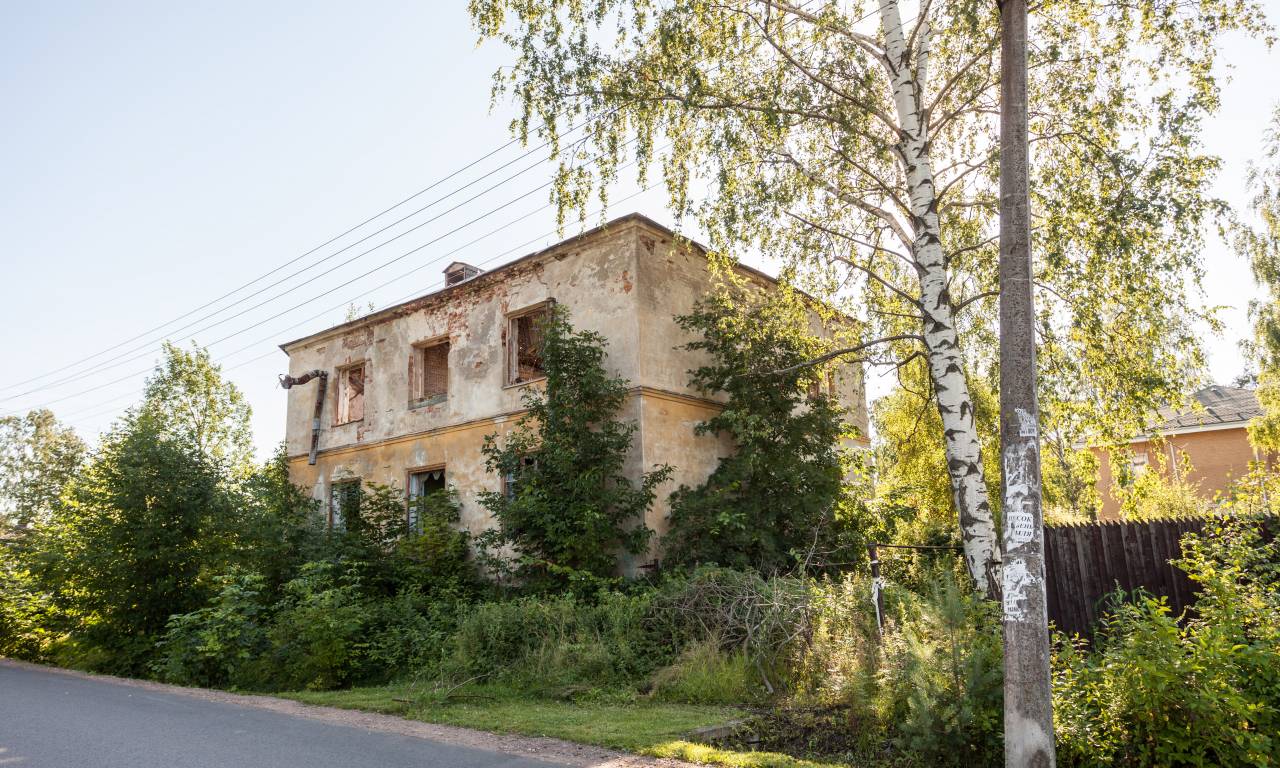 Часть усадьбы Орловых-Денисовых в Коломягах продали за 5,8 млн рублей
